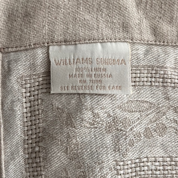 Williams Sonoma Damask 100% Linen Tablecloth, Natural Color, 70” x 108” - Picture 3 of 3